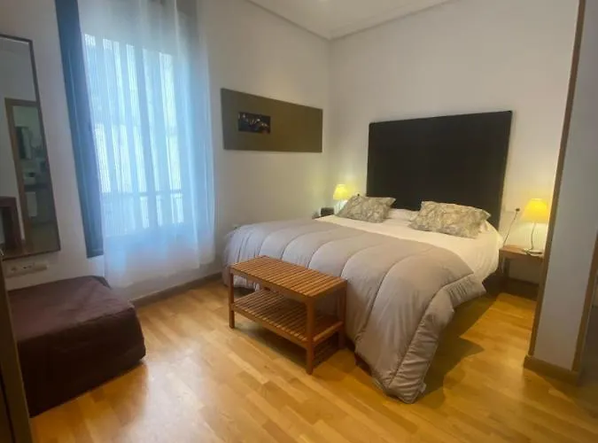 Apartmán Apartamentos Caceres Caces